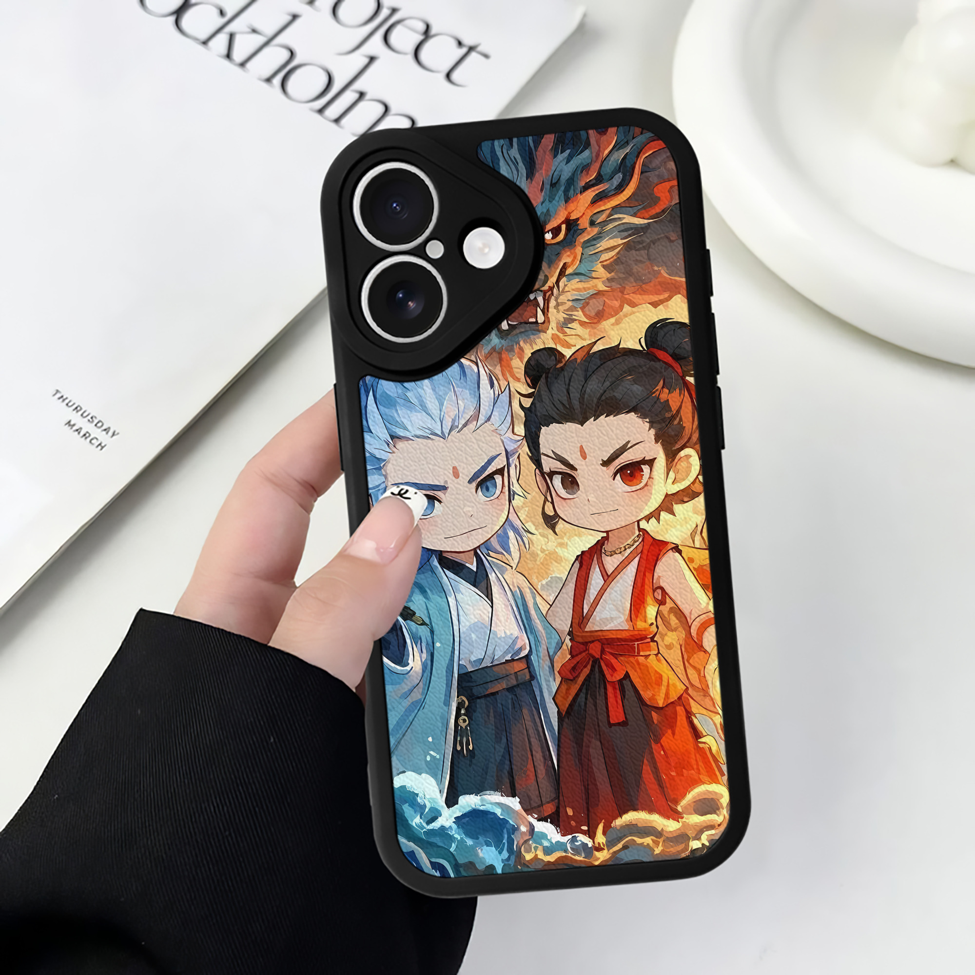 （画像用） Ne Zha 2 ナタ 魔童の大暴れ 【iPhone 16シリーズ対応】シリコンスマホケース（レザー調） 材質：シリコン